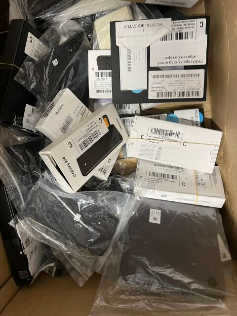 Samsung Handys, Smartphones & Laptops 48 Stück | C Ware | 2023 Modelle | Samsung S23, Z Fold 4, Z Flip 5, Galaxy Book 3 360