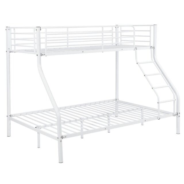 Hochbett / Stockbett / Etagenbett aus Metall für bis zu 3 Personen