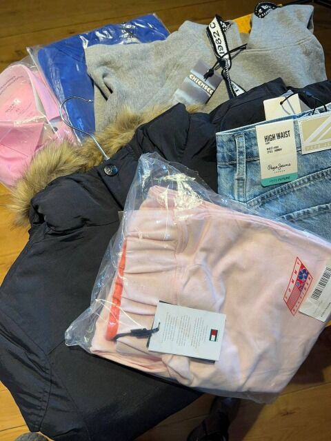 20 Teile MAXI Mystery Box für Damen, Calvin Klein, Esprit, LTB, Mavi, Lee, Tamaris, Street One, Cecil, s.Oliver, Levi's, Tommy Hilfiger, Rep