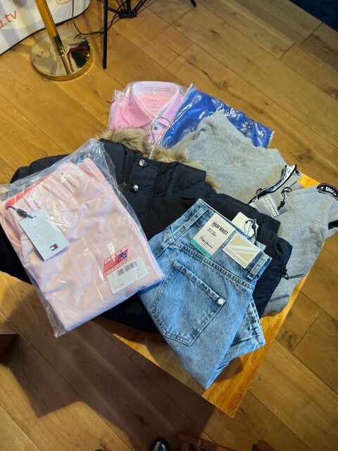 20 Teile MAXI Mystery Box für Damen, Calvin Klein, Esprit, LTB, Mavi, Lee, Tamaris, Street One, Cecil, s.Oliver, Levi's, Tommy Hilfiger, Rep