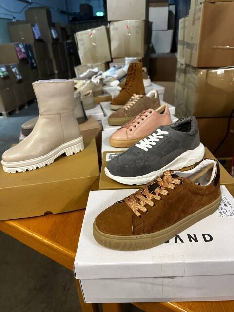 6,50€ pro Paar, Europäische Marken Schuhmix ,Mix aus verschiedenen Modellen und Größen für Damen und Herren, A Ware,  Restposten Palette, Mi