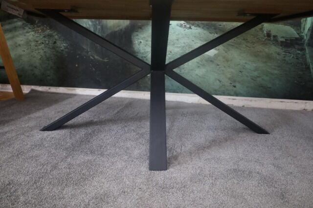 Esstisch Tisch + Baumkante + Wildeiche+ XX-Metallgestell