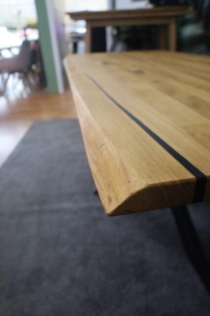 Esstisch Tisch Esszimmertisch 200cm  +Epoxidharz +Gedrehtekante +Metallgestell XX