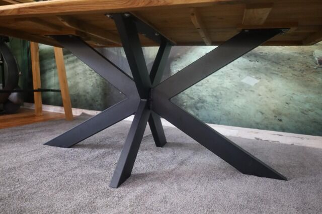 Esstisch Tisch Esszimmertisch 200cm  +Epoxidharz +Gedrehtekante +Metallgestell XX