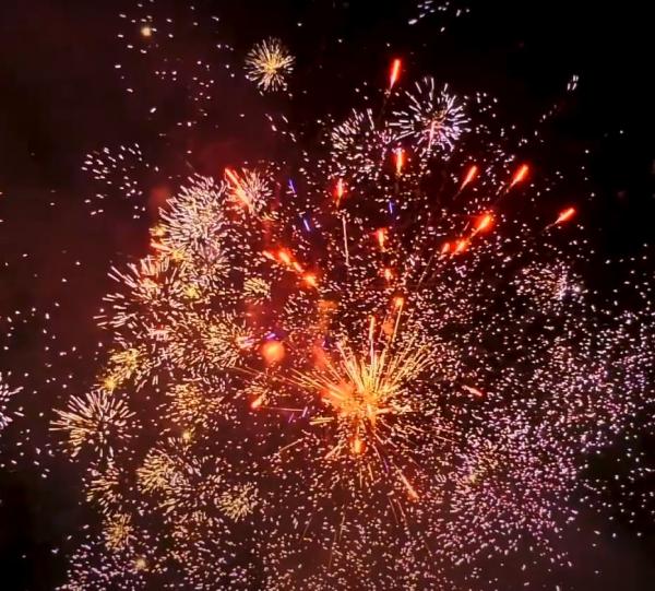 Big Rhino, 144-Schuss Verbund Feuerwerk