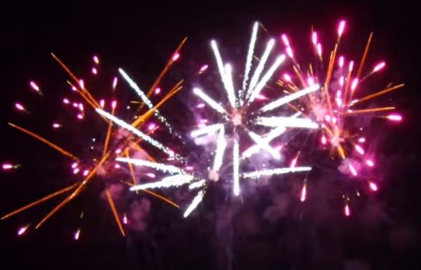 DICTATOR, 135-Schuss MEGA Verbund Feuerwerk