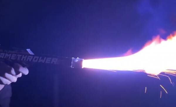Flamethrower Handfontäne Bengalfeuer Jugendfeuerwerk