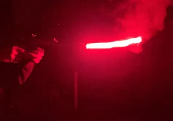 Flamethrower Handfontäne Bengalfeuer Jugendfeuerwerk