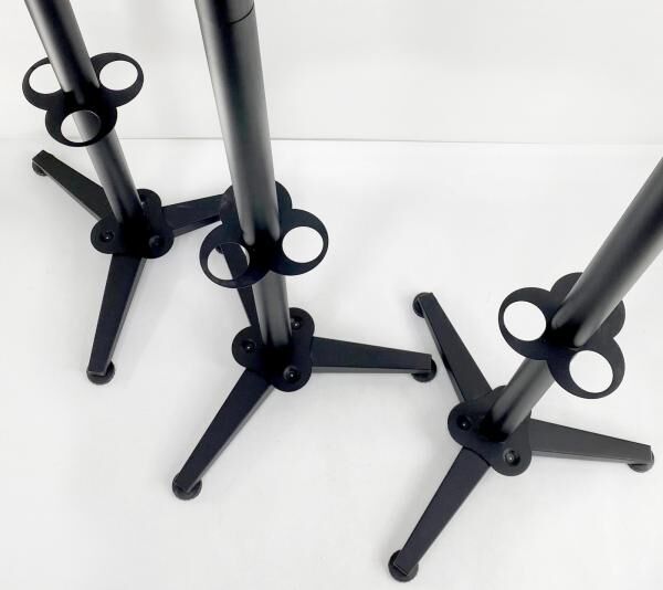 Garderobenständer Standfuss, Standgarderobe, Kleiderständer, Stahlrohr schwarz mit Schirmhalter, A-Ware, Anteil B-Ware Restposten Großhandel