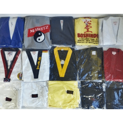 Kiloware Kampfsport Bekleidung, Kimonos Damen Herren Kinder, für Jiu Jitsu, Karate u.a. A B C Ware, Neue und Retouren, Großhandel Restposten