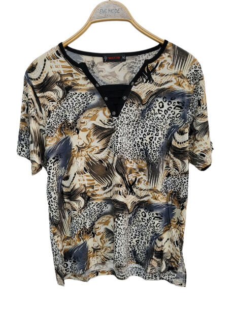 Women's T-shirts with a colorful pattern and a V-neckline 