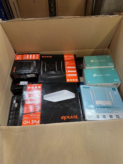 Netzwerkzubehör: LAN-Adapter, Router, Wireless Access Points, Signalverstärker, Netzwerk-Hubs & Switches, Repeater, Hotspots u.v.m.