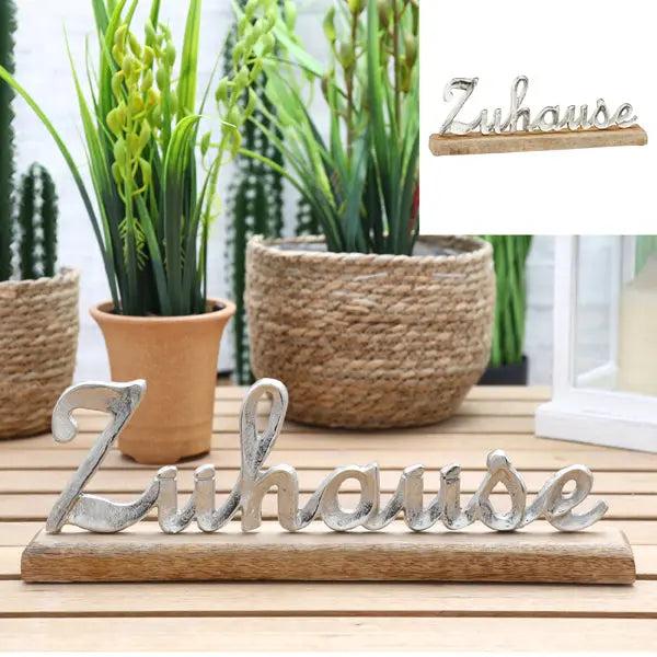 Gro&szlig;er 'Zuhause' Schriftzug auf Standfu&szlig; &ndash; Gem&uuml;tliche Deko, 13cm H&ouml;he