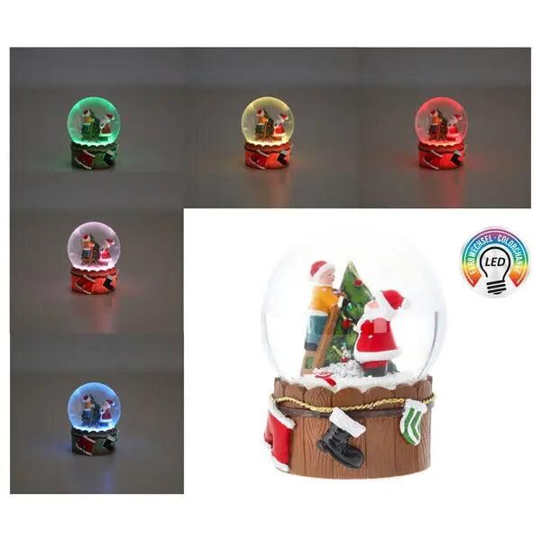 Kleine LED Schneekugel, Weihnachtsmann mit Baum, 9 cm - Winterliche Deko