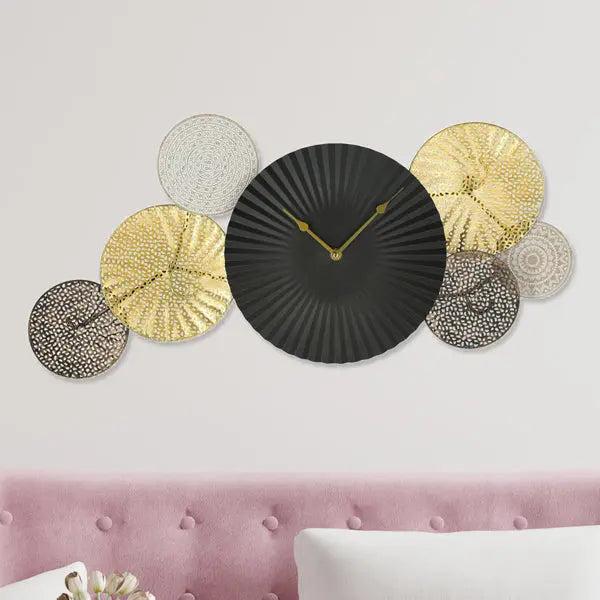 Wanduhr aus Metall, ca. 64 cm breit &ndash; Moderne Industrie-Wanduhr | Stilvolle, gro&szlig;e Zeitanzeige