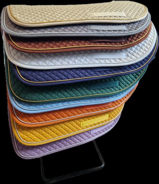 Schabracke Polster Decke für Pferde Satteldecke div. Farben 63x53 NEU