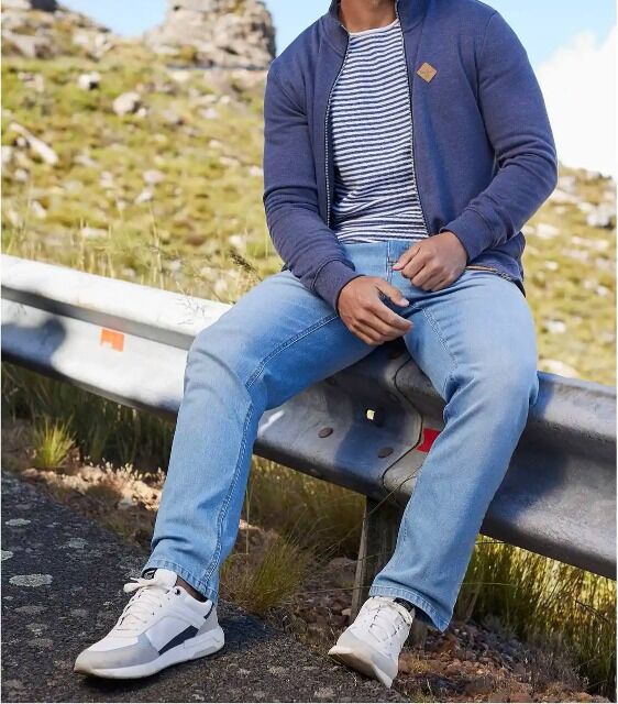 2,90 € pro Stück, Männerjeans, Frühlings- und Herbstsaison, Textilien, Gemischte Paletten, Mischpaletten, Kleiderreste, Palettenware, Beklei