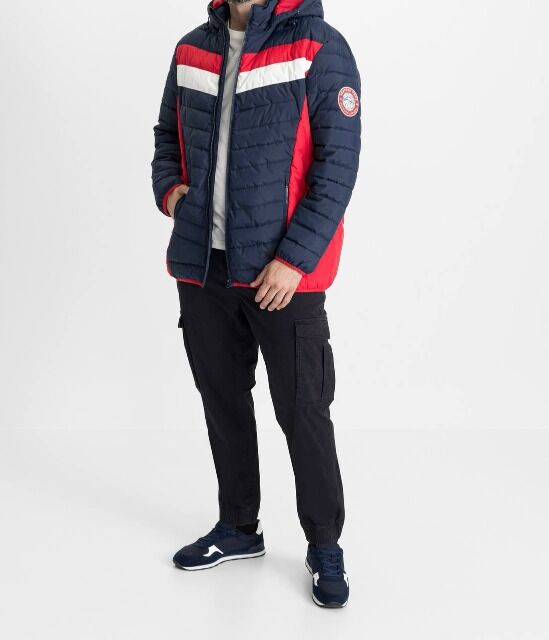 8.10 € pro Stück, Lagerbestand Herrenjacke mit Kapuze, geeignet für Herbst-, Winter- und Frühlingssaison, Textil Restposten, A-ware