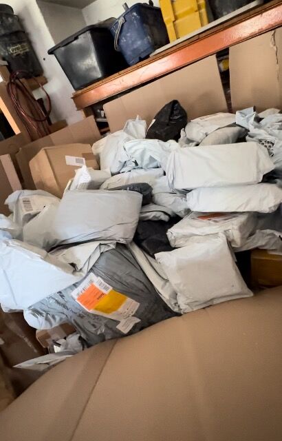 Originale Mystery Packs, Secret Packs, nicht zugestellte Pakete von DHL Hermes GLS DPD usw. Amazon packs Ebay Retouren 