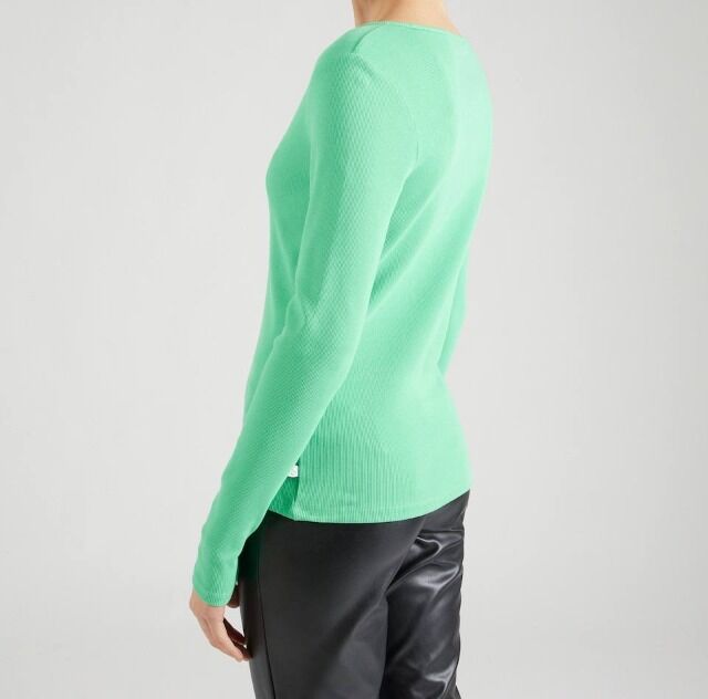 Exclusive women's long-sleeved shirts at a great price - buy now!