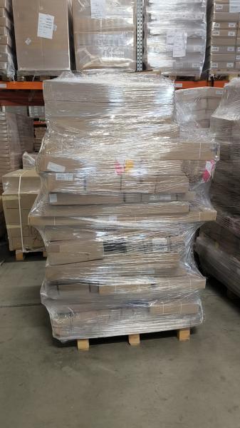 Volle Ladung LKW-Weise verpackte Möbel (Retourware)