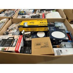 Mixpaletten Neuware. Nur für Export Außerhalb der EU.  ca. 1200 Paletten vorhanden. 