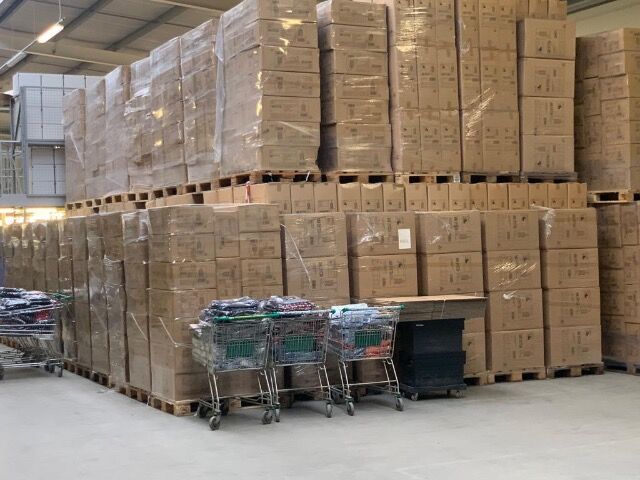 NUR 18,00 € je Reisekoffer Carbon Black mit TSA System auf Rollen A Grade NUR FÜR EXPORT 