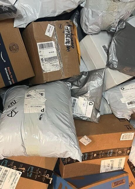 Undeliverable parcels, kilo price of 5 €!!! Offer!