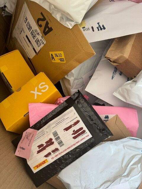 Undeliverable parcels, kilo price of 5 €!!! Offer!