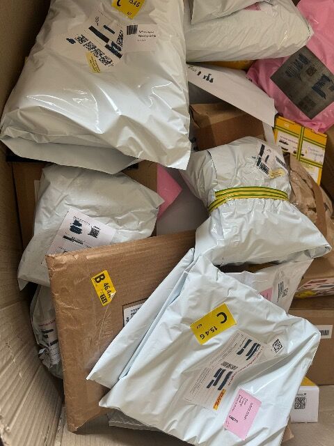 Undeliverable parcels, kilo price of 5 €!!! Offer!