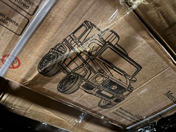 Frisch reinbekommen! 10 Retouren Paletten echte ca. 180cm hoch