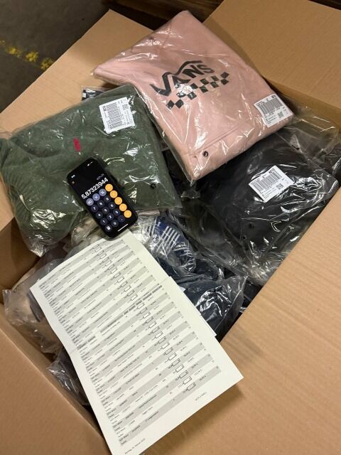 410 € – Markenbekleidung für Damen und Herren (Mix, 71 Stück) – Kundenrücksendungen