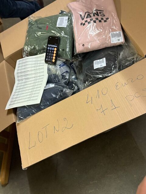 410 € – Markenbekleidung für Damen und Herren (Mix, 71 Stück) – Kundenrücksendungen