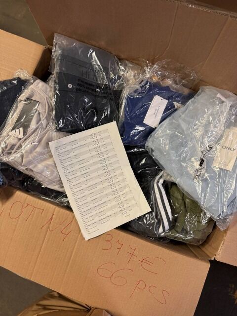 377 € – Markenkleidung für Damen und Herren (Mix), 66 Stück