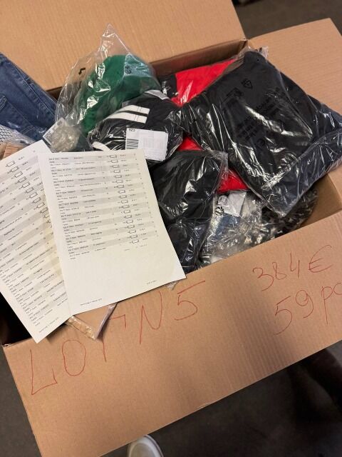 384 € – Markenkleidung für Damen und Herren (Mix), 59 Stück