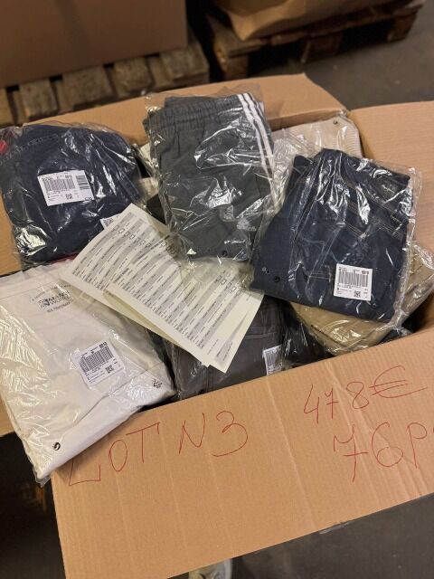 478 € – Markenkleidung für Damen und Herren (Mix), 76 Stück