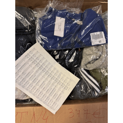 377 € – Markenkleidung für Damen und Herren (Mix), 66 Stück