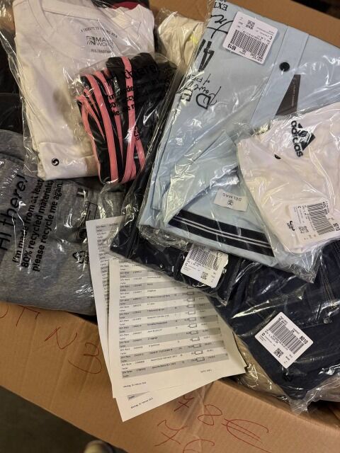 478 € – Markenkleidung für Damen und Herren (Mix), 76 Stück