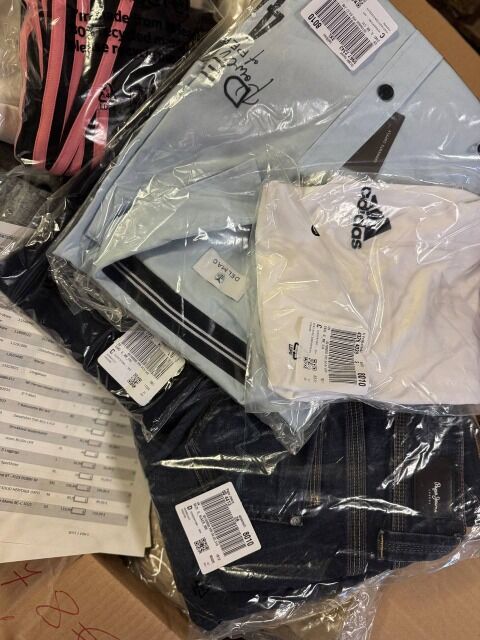 478 € – Markenkleidung für Damen und Herren (Mix), 76 Stück