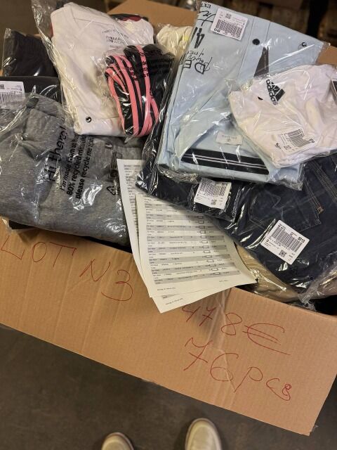 478 € – Markenkleidung für Damen und Herren (Mix), 76 Stück