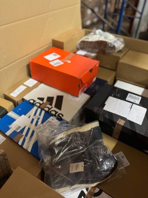 12,50 € pro Paar – Markenschuhe Mix A/B/C, 100 Paar Palette, Top-Marken, alle Saisons