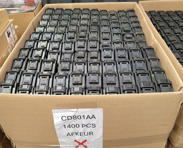 Akkus für Elektrowerkzeuge, 20 V, 4.0 Ah + 2.0 Ah, Defektware, NUR für Export außerhalb der EU!!!