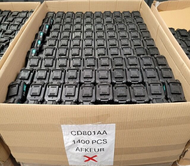 Akkus für Elektrowerkzeuge, 20 V, 4.0 Ah + 2.0 Ah, Defektware, NUR für Export außerhalb der EU!!!