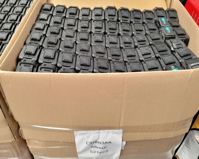 Akkus für Elektrowerkzeuge, 20 V, 4.0 Ah + 2.0 Ah, Defektware, NUR für Export außerhalb der EU!!!