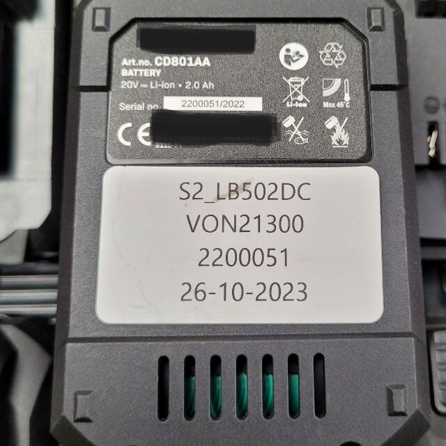 Akkus für Elektrowerkzeuge, 20 V, 4.0 Ah + 2.0 Ah, Defektware, NUR für Export außerhalb der EU!!!