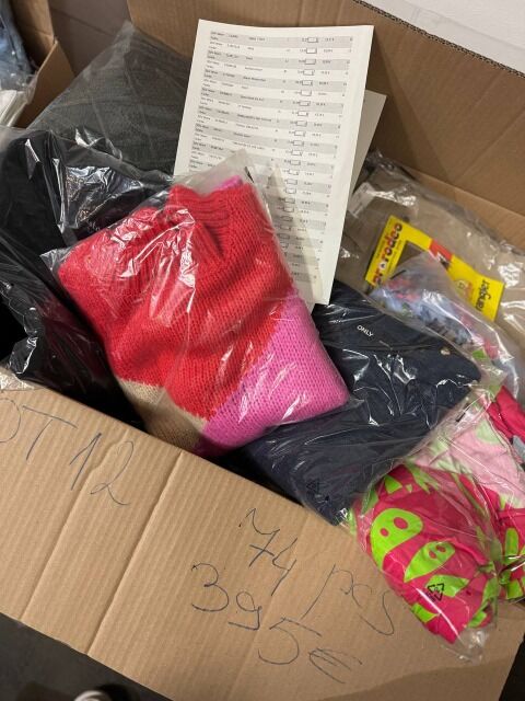 395 € pro Lot (75 Stück) – Markenbekleidung Mix Damen/Herren, A/B/C, Top-Marken, Retourenwar