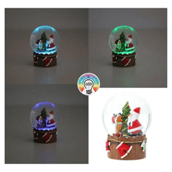 Große LED Schneekugel, Weihnachtsmann mit Baum, 11 cm - Zauberhafte Winterdeko