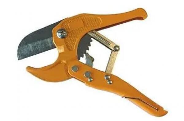 PVC-ROHRABSCHNEIDER: Hochwertiger PVC-Rohrabschneider - Profi Werkzeug f&uuml;r pr&auml;zises Schneiden von Kunststoffrohren