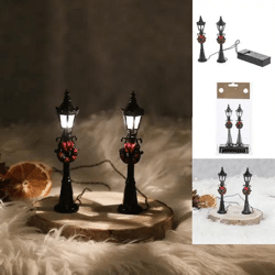 Zauberhafte Wichtelfiguren mit Straßenlampen, 2er Set, Ca. 12cm Hoch