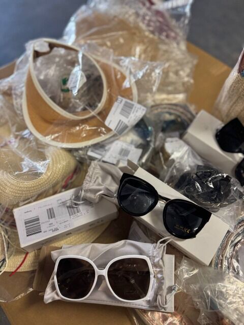 ab 3 € / Stk – Accessoires Mix (Kategorie A, neu, Sonnenbrillen, Gürtel, Taschen, Hüte, sofort lieferbar)